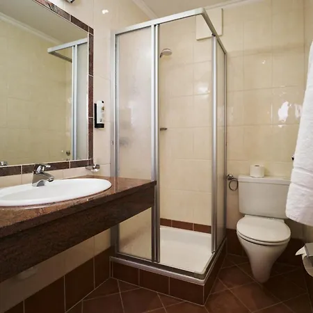 Hotell Martini Inkluding Breakfast & Free Parking