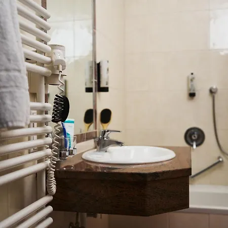 Martini Inkluding Breakfast & Free Parking Hotell 3*