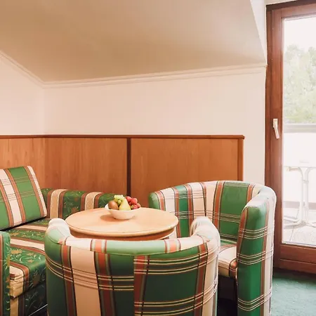 Martini Inkluding Breakfast & Free Parking Капрун