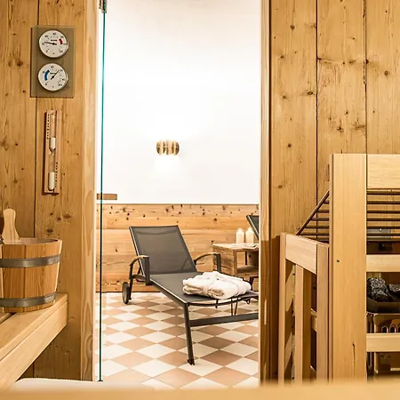 Martini Inkluding Breakfast & Free Parking