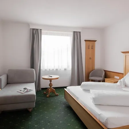 Hotel Martini Kaprun Inkluding Breakfast, Free Parking And Zell Am See-Kaprun Summer Card Kaprun