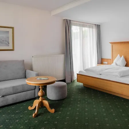 Hotel Martini Kaprun Inkluding Breakfast, Free Parking And Zell Am See-Kaprun Summer Card 3* Kaprun