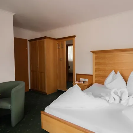 Готель Hotel Martini Kaprun Including Free Parking And Zell Am See-Kaprun Summer Card 3*