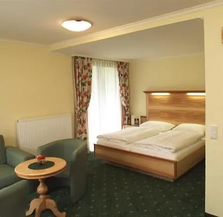 Martini Inkluding Breakfast & Free Parking