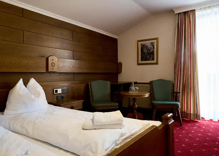 Martini Inkluding Breakfast & Free Parking 酒店