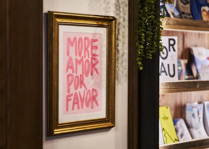 Martini Inkluding Breakfast & Free Parking 酒店 3*